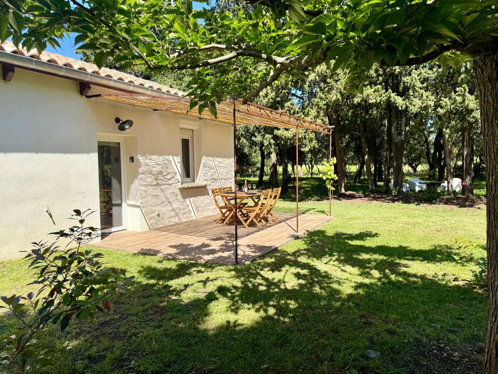 Maisonnette Avec Petite Foret Valréas Esterno foto